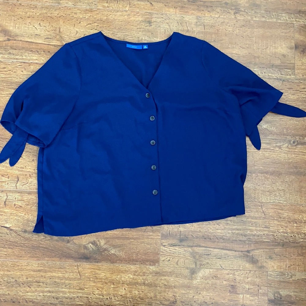 Apt. 9 blue v-neck button up